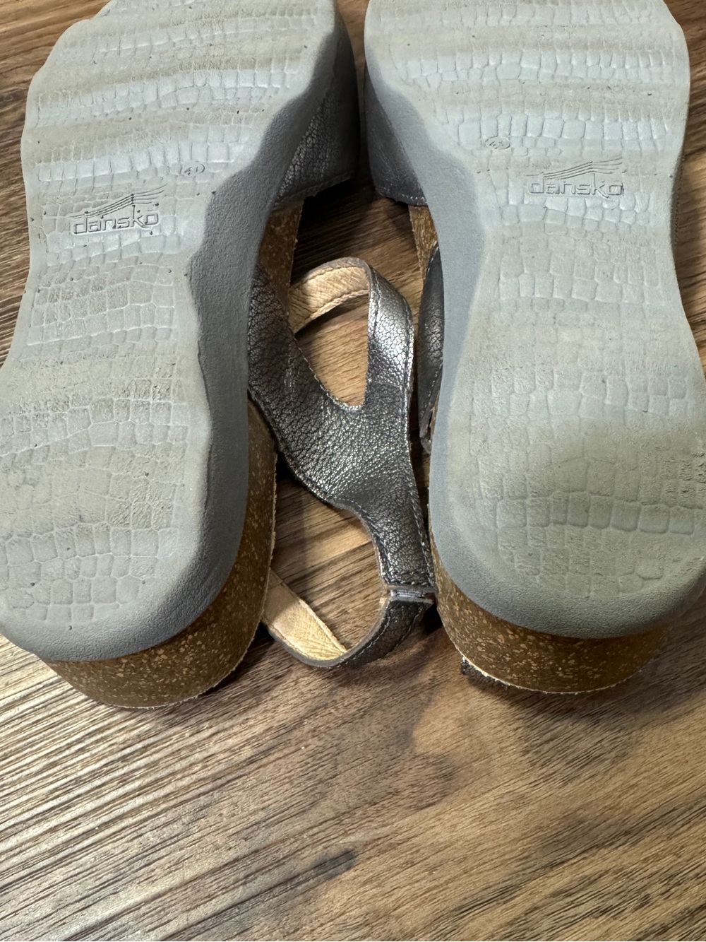 Dansko Marcy Metallic Pewter Wedge Slingback Sandals 10.5/11 - Picture 7 of 7